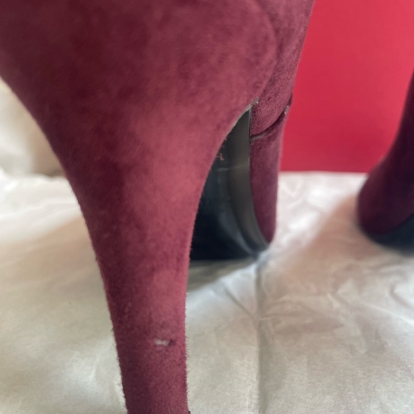 Valentino Garavani suede ankle boots with rockstud accents - Picture 8 of 13